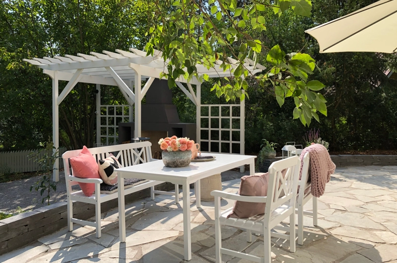 Villa garden design in Espoo: garden renovation, romantic garden, outdoor fireplace